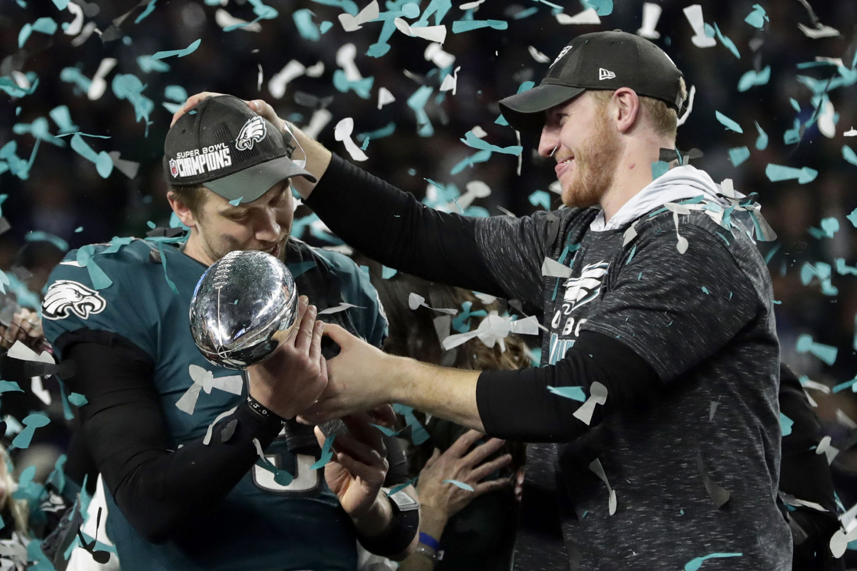 Wentz keeps feelings to himself after Eagles win without him